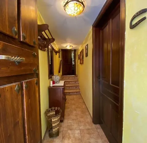 펜션 La Herradura, Acogedora Casa En Montemayor del Rio