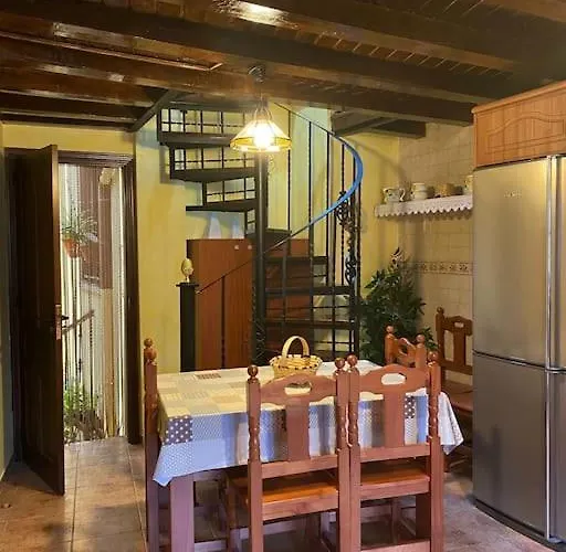 Hébergement de vacances La Herradura, Acogedora Casa En Montemayor del Rio